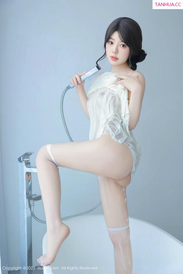   [XiuRen]高清写真图 2025.02.07 No.9851 桃妖夭 丝袜美腿第64张图片